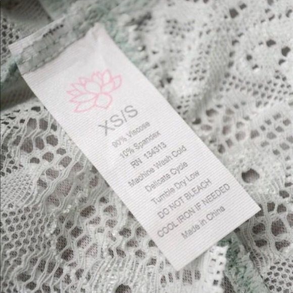 ❗️CLOSING SALE❗️ Seafoam Lace Bralette - Picture 4 of 4